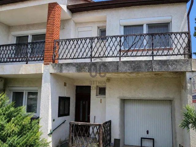 Eladó lakás Pápa, Bocsor-városrész 102 nm