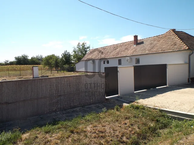 Eladó telek Adásztevel 992 nm