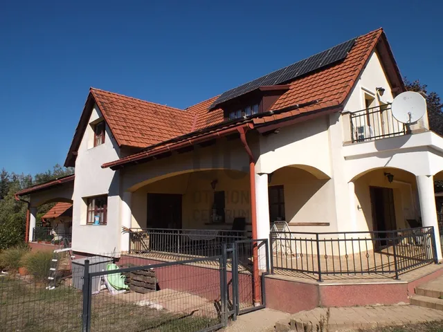 Eladó ház Hárskút 203 nm
