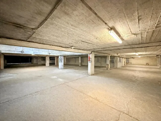 Eladó garázs Budapest II. kerület, Pasarét 13 nm