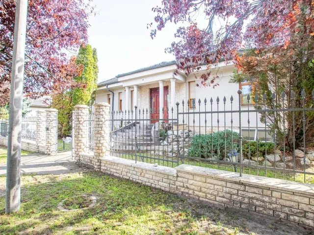 Eladó ház Budapest XVII. kerület, Rákoskeresztúr 360 nm