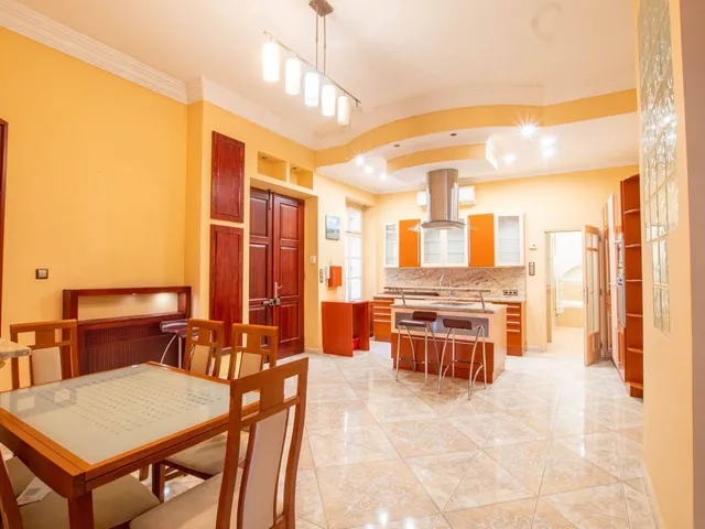 Eladó lakás Budapest VI. kerület 98 nm