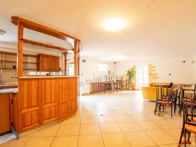 Kiadó kereskedelmi és ipari ingatlan Vecsés 380 nm