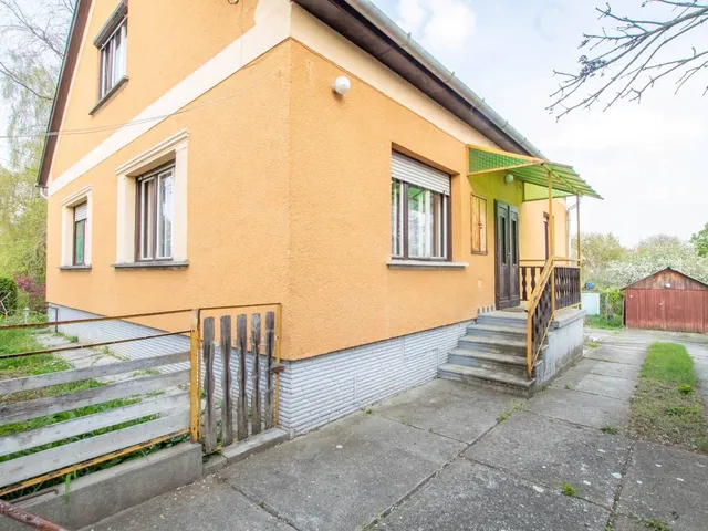 Eladó ház Gyömrő 180 nm