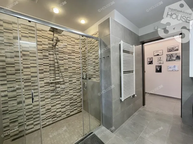 Eladó ház Kecskemét, Belsőnyír 239 nm