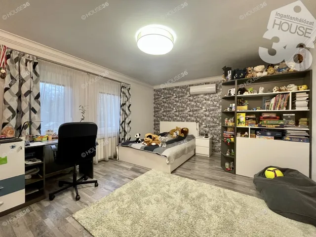 Eladó ház Kecskemét, Belsőnyír 239 nm