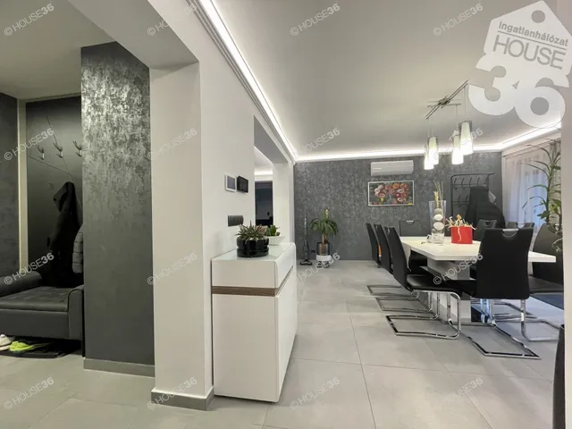 Eladó ház Kecskemét, Belsőnyír 239 nm