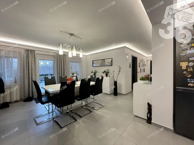 Eladó ház Kecskemét, Belsőnyír 239 nm