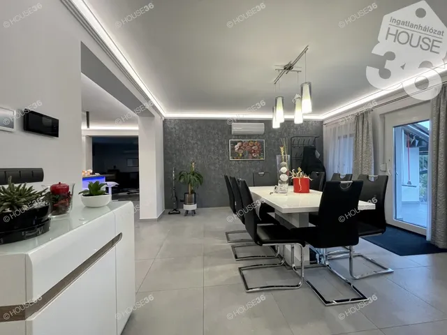 Eladó ház Kecskemét, Belsőnyír 239 nm