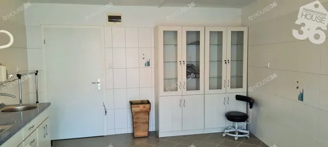 Eladó kereskedelmi és ipari ingatlan Kecskemét, Belváros 200 nm