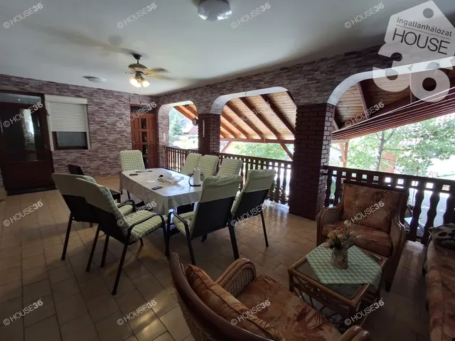 Eladó ház Jakabszállás 350 nm