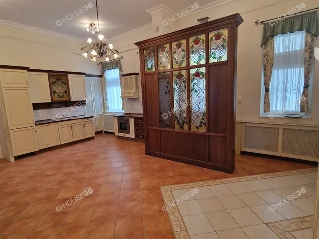 Kiadó lakás Kecskemét, Rákócziváros 113 nm
