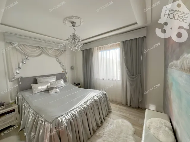 Eladó ház Kecskemét 270 nm