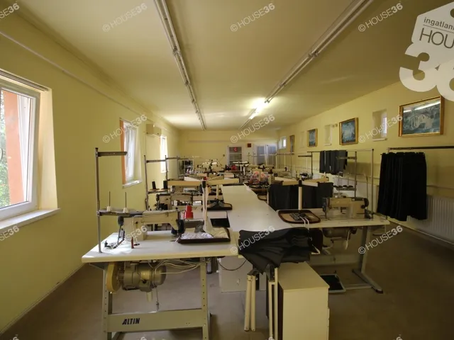 Eladó kereskedelmi és ipari ingatlan Kiskunfélegyháza 230 nm