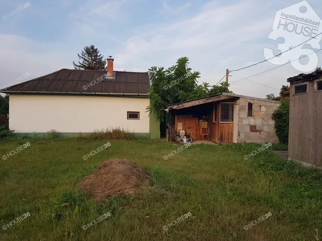 Eladó kereskedelmi és ipari ingatlan Tiszaug 49 nm