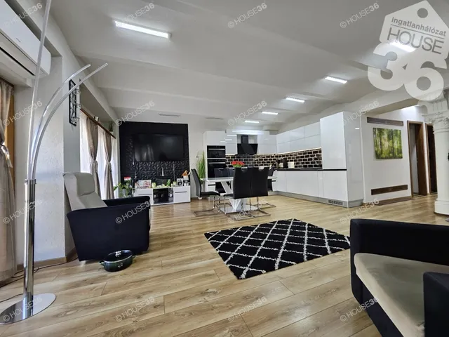 Eladó lakás Kecskemét, Belváros 86 nm