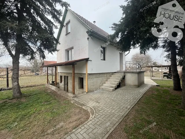 Eladó ház Kecskemét, Műkertváros 42 nm
