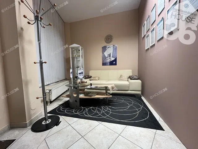 Eladó kereskedelmi és ipari ingatlan Kecskemét, Belváros 41 nm