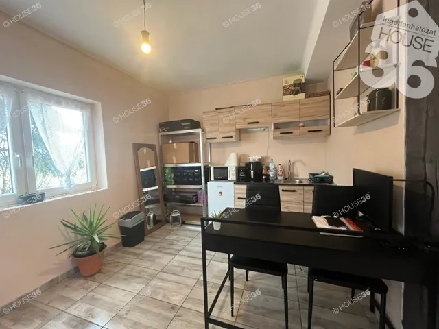 Eladó ház Kecskemét, Műkertváros 42 nm