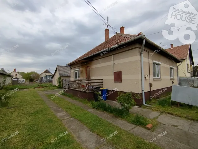 Eladó ház Izsák 93 nm
