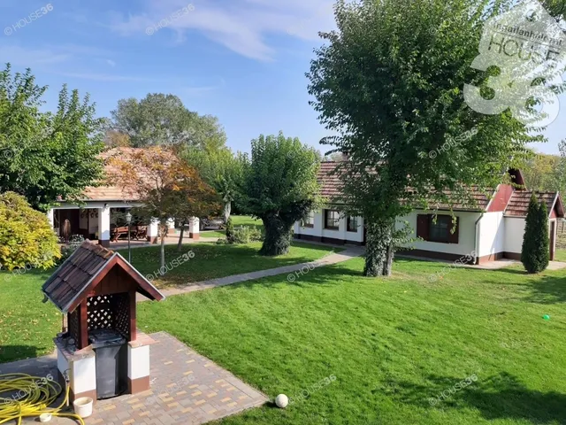 Eladó mezőgazdasági ingatlan Felsőlajos 130 nm