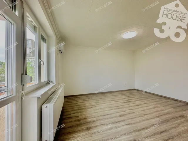 Eladó lakás Kecskemét, Hunyadiváros 42 nm
