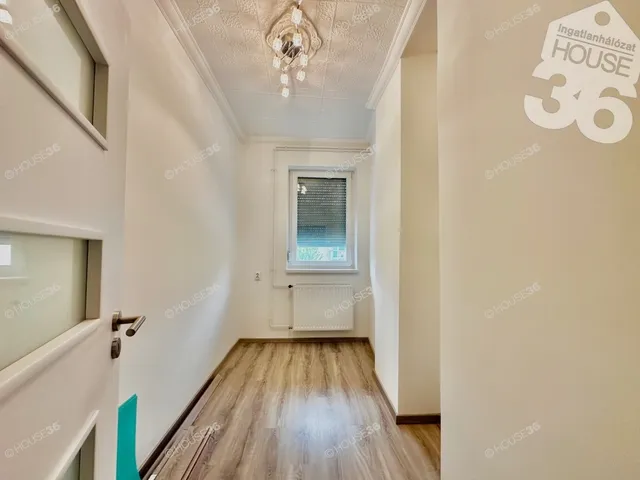 Eladó lakás Kecskemét, Hunyadiváros 42 nm