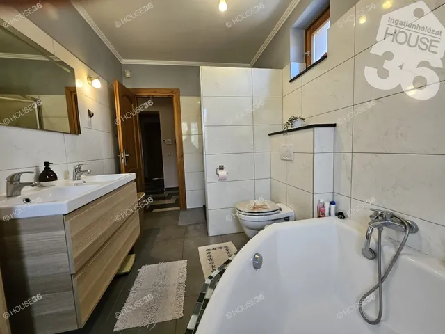 Eladó ház Kecskemét 220 nm