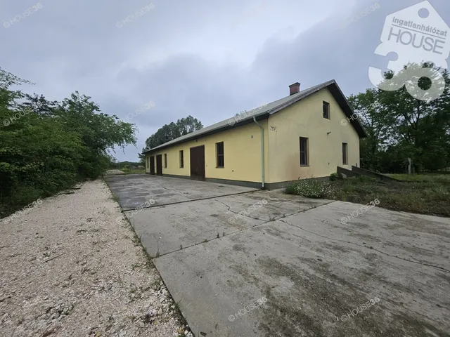 Eladó kereskedelmi és ipari ingatlan Kecskemét 400 nm