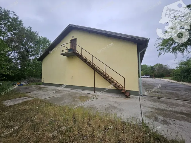 Eladó kereskedelmi és ipari ingatlan Kecskemét 400 nm