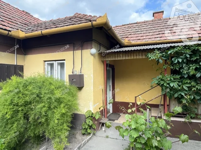 Eladó ház Kocsér 52 nm