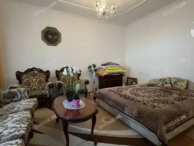 Eladó ház Kecskemét, Erzsébetváros 240 nm