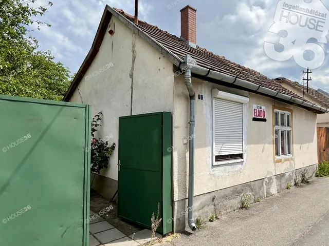 Eladó ház Kecskemét, Hunyadiváros 48 nm