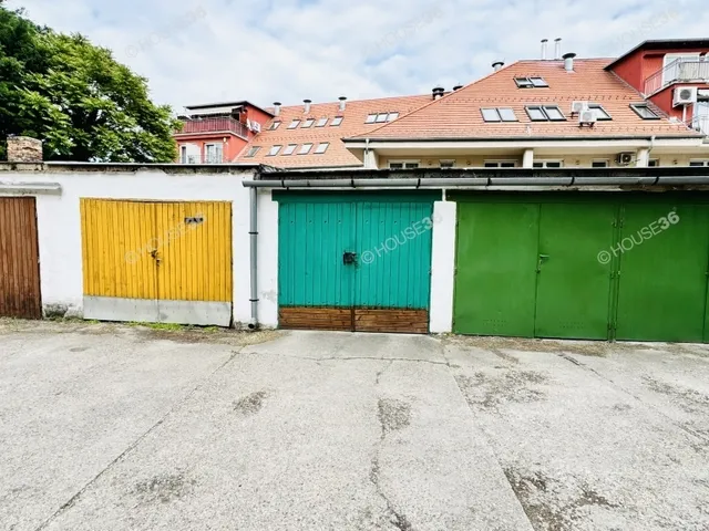 Eladó garázs Kecskemét, Belváros 15 nm
