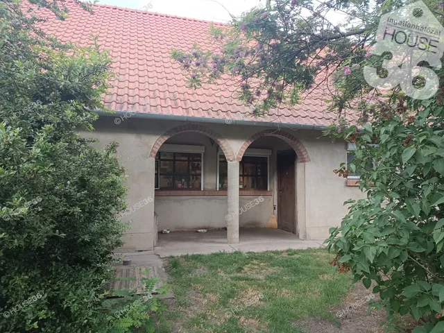 Eladó mezőgazdasági ingatlan Petőfiszállás 155 nm