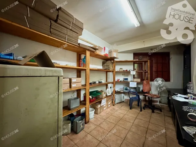 Eladó kereskedelmi és ipari ingatlan Kiskunmajsa 400 nm