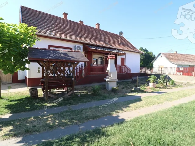 Eladó ház Csengőd 77 nm