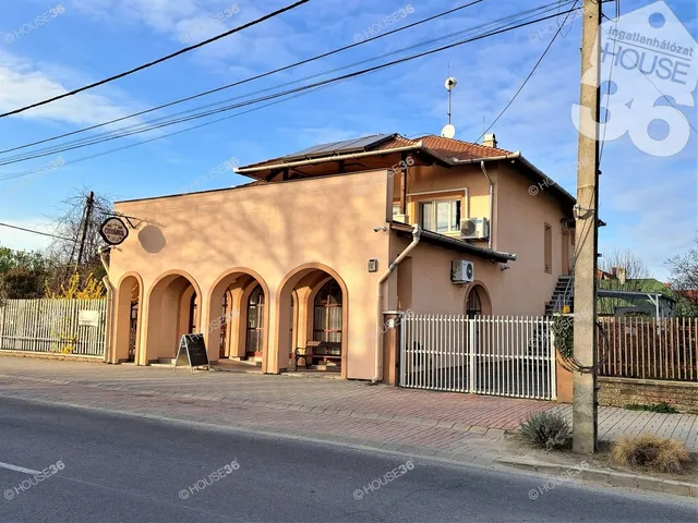 Eladó ház Százhalombatta 500 nm