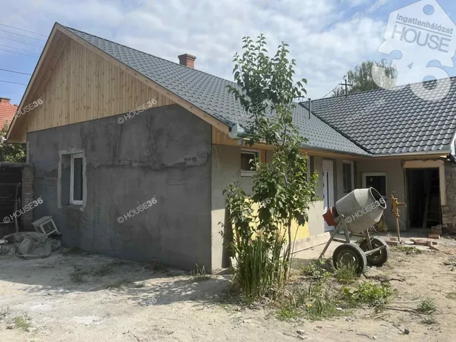 Eladó ház Izsák 64 nm