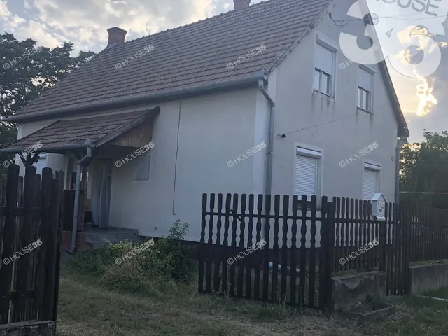 Eladó ház Tiszaug 108 nm