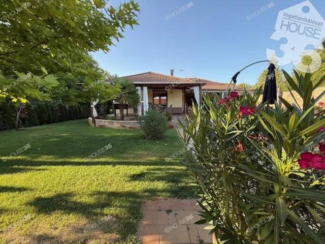 Eladó ház Ballószög 166 nm