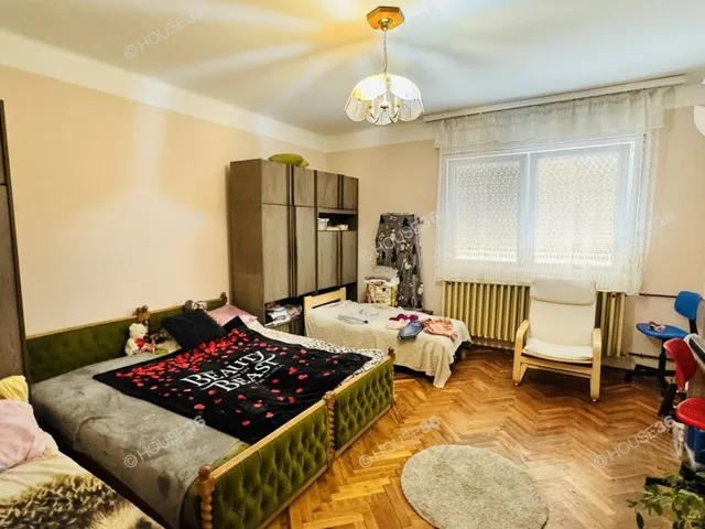 Eladó ház Kecskemét, Petőfiváros 185 nm