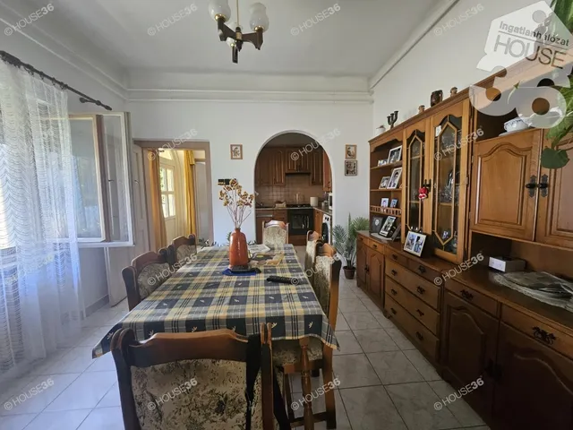 Eladó ház Kecskemét, Villanegyed 90 nm