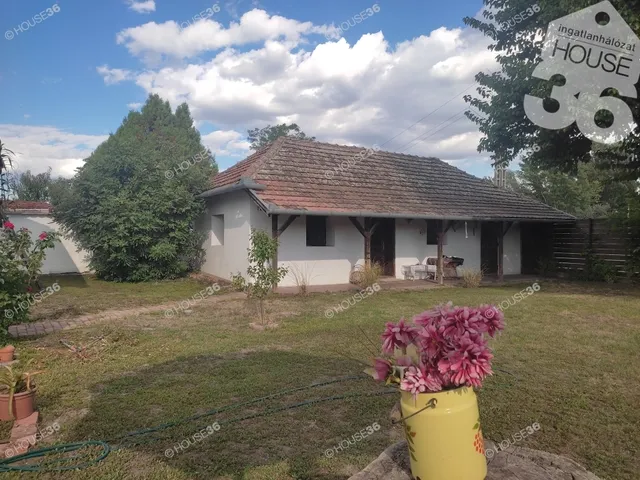 Eladó ház Tiszaalpár 76 nm