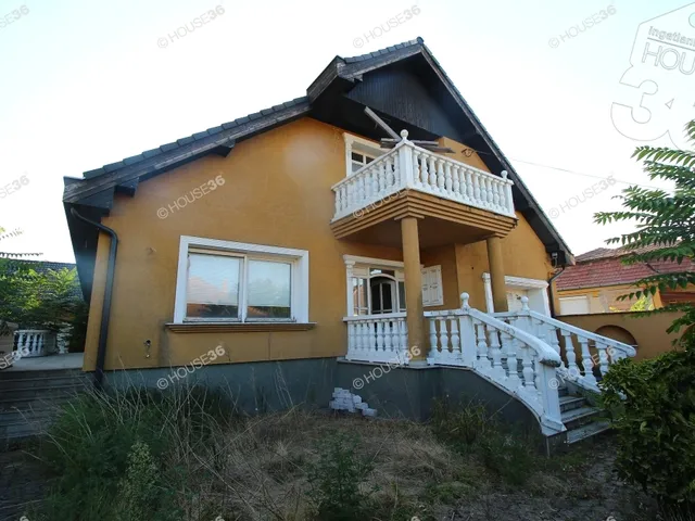 Eladó ház Akasztó 375 nm