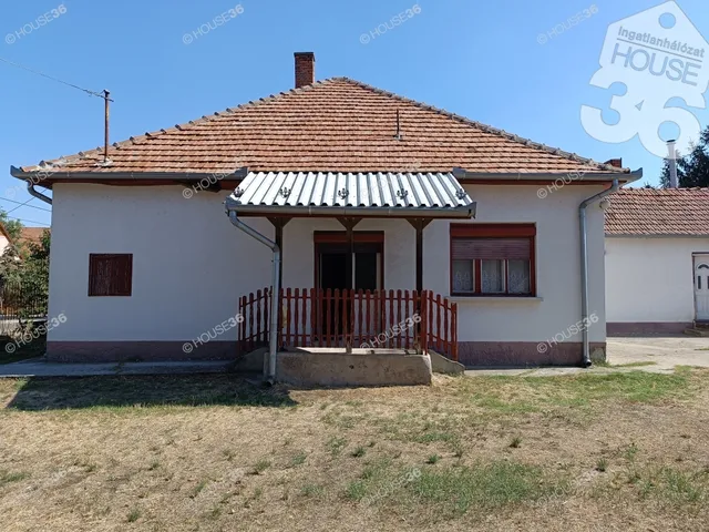 Eladó ház Kunszállás 83 nm