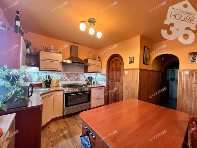 Eladó ház Kecskemét, Petőfiváros 192 nm