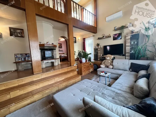 Eladó ház Kecskemét, Petőfiváros 192 nm