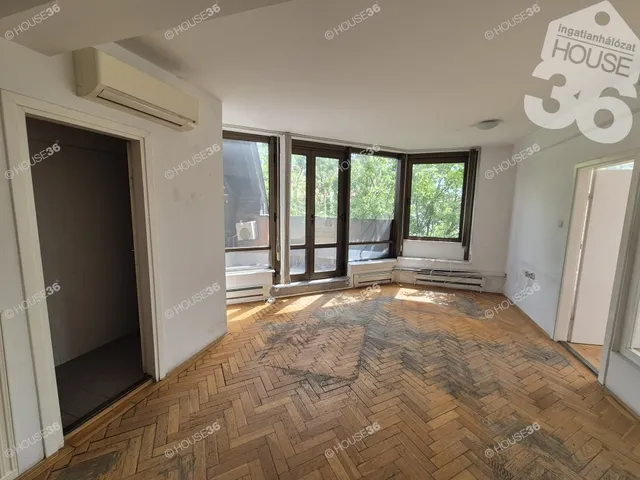 Eladó kereskedelmi és ipari ingatlan Kecskemét, Belváros 58 nm