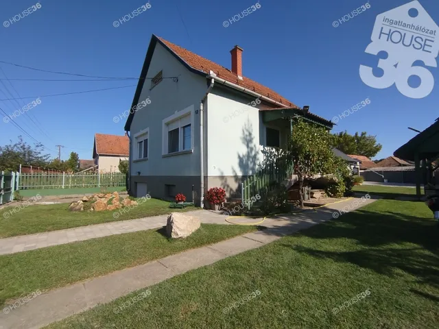Eladó ház Izsák 150 nm